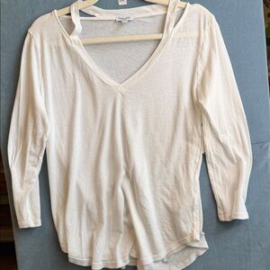 Splendid by Nordstrom NWT Size XS 3/4 Sleeve V-Neck Top with shoulder accent